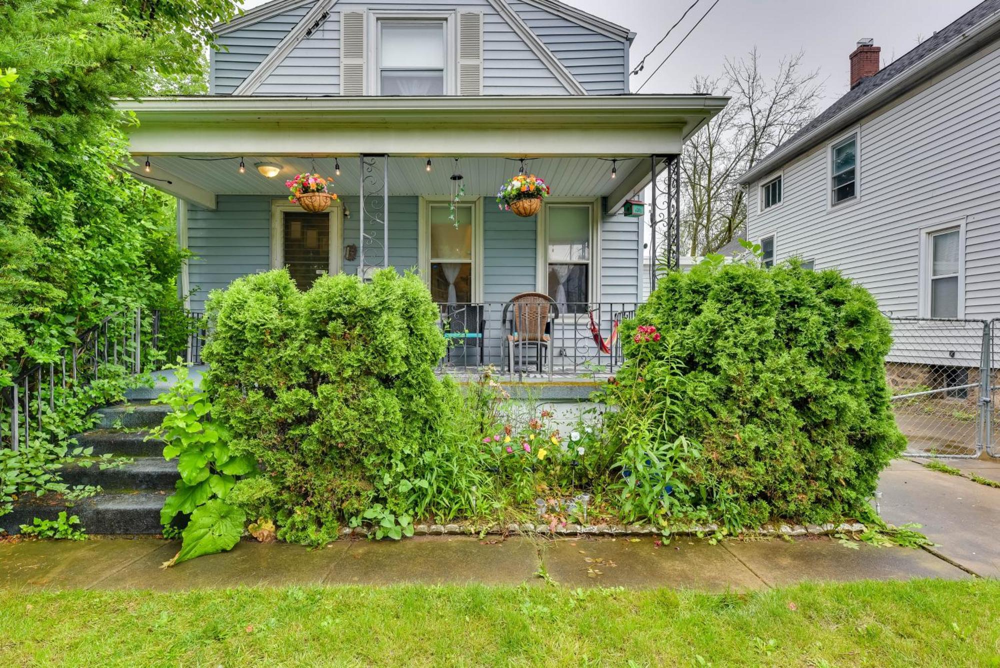 Themed New York Home About 2 Mi To Niagara Falls! Exterior photo